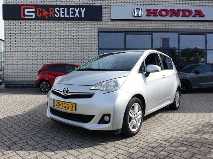 Toyota  Verso-S